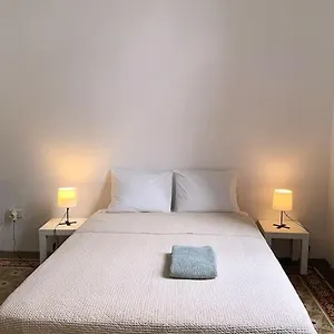  Inn Small Double In Shared Colonial